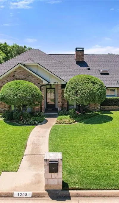1208 Fairfax Drive, Mansfield TX 76063 - Photo 2