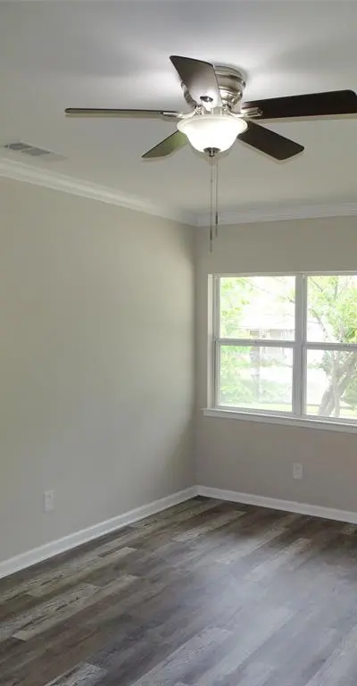 202 E Cober Drive, Grand Prairie TX 75051 - Photo 3