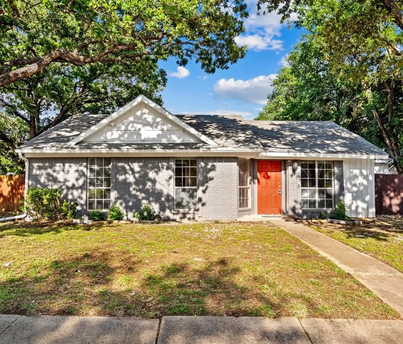 948 Carom Way, Dallas TX 75217