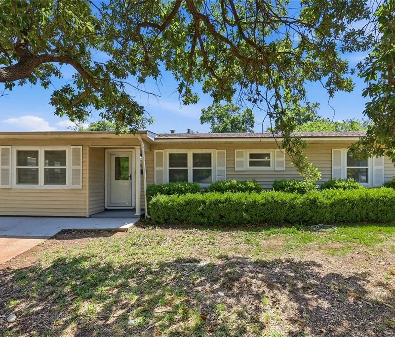 807 Highland Drive, Arlington TX 76010