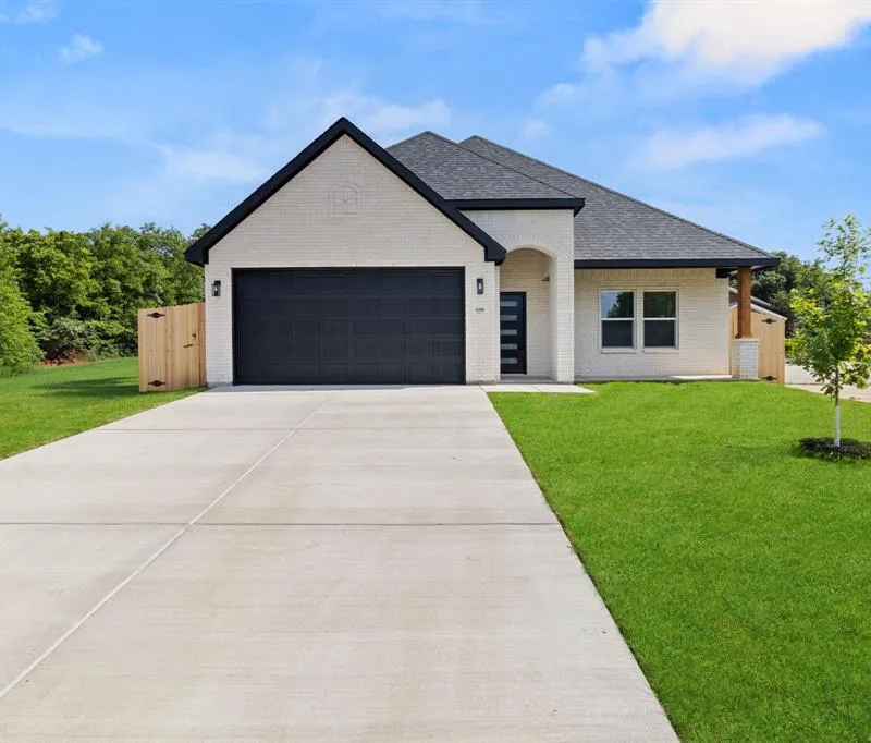 4406 Baylor Street, Fort Worth TX 76119