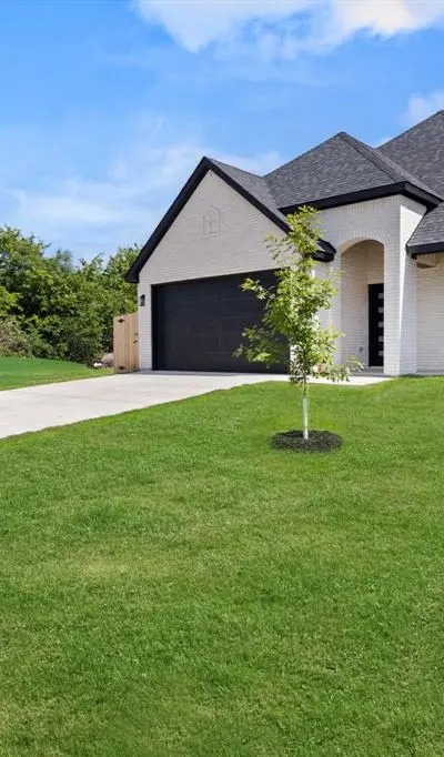 4406 Baylor Street, Fort Worth TX 76119 - Photo 2