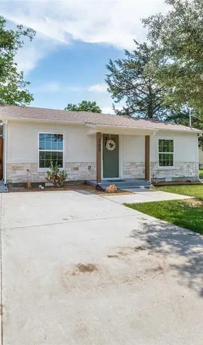 203 S Waxahachie Street, Mansfield TX 76063