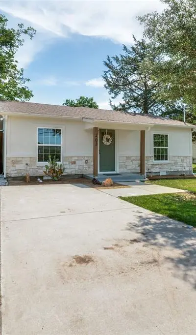203 S Waxahachie Street, Mansfield TX 76063 - Photo 2