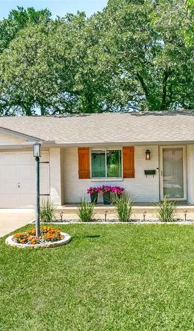 1028 Meadowbrook Drive, Grapevine TX 76051