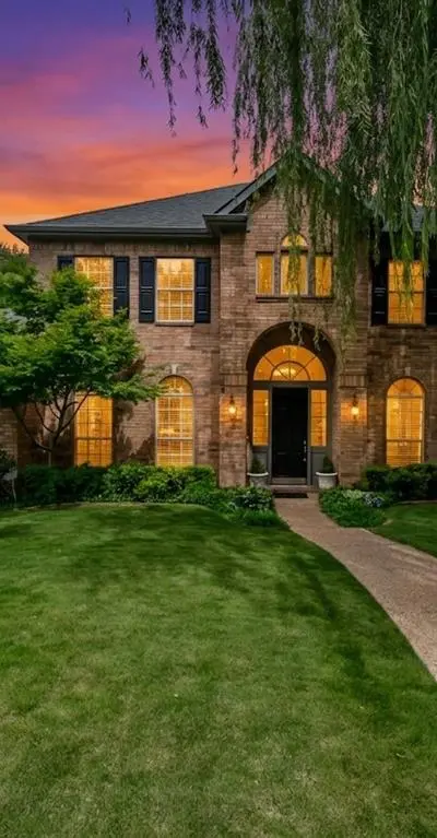 2704 Lakesedge Drive, McKinney TX 75072 - Photo 2