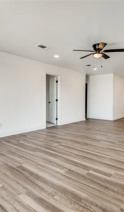 5728 Wilkes Drive, Fort Worth TX 76119 - Photo 3