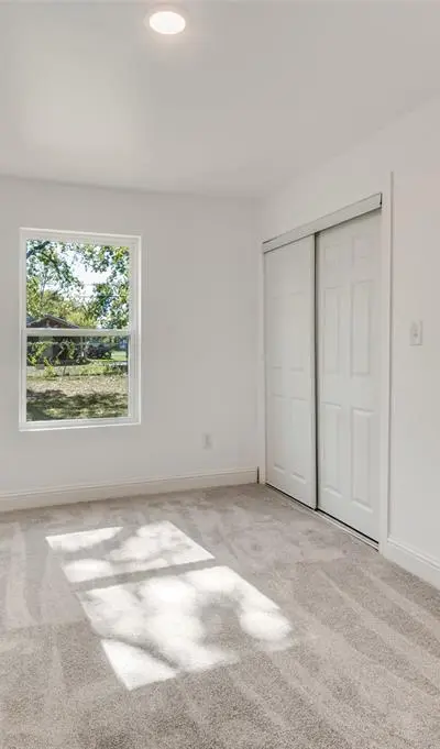 5728 Wilkes Drive, Fort Worth TX 76119 - Photo 5