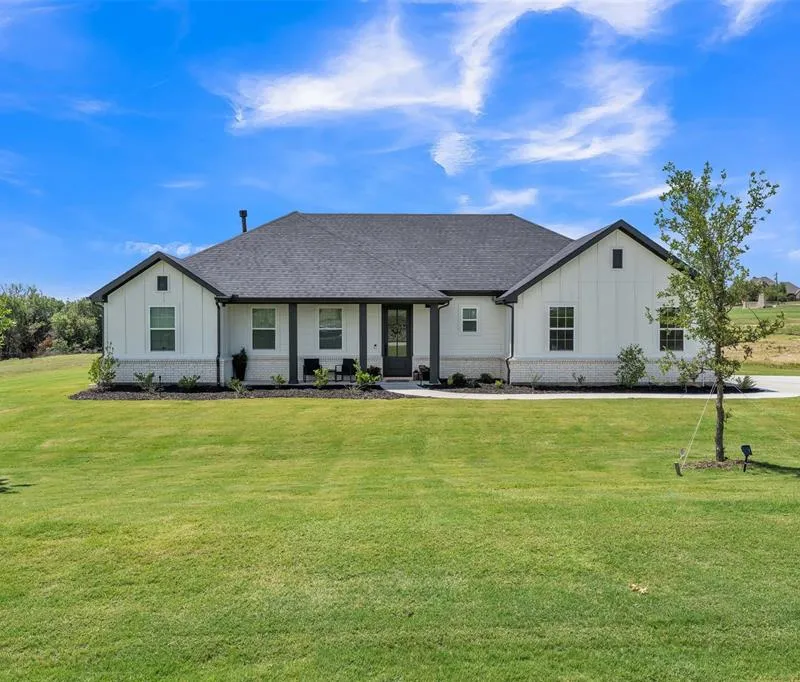 2004 Willy Dilly Road, Springtown TX 76082