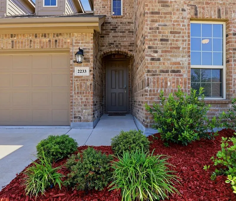 2233 Burning Bush Lane, Waxahachie TX 75167