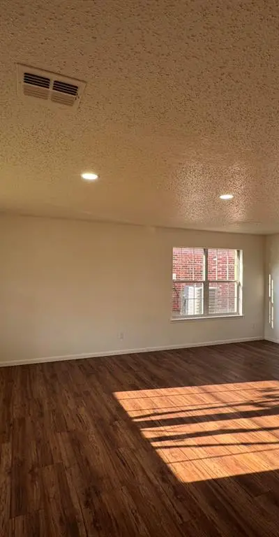 7305 Marsland Lane, Arlington TX 76001 - Photo 4