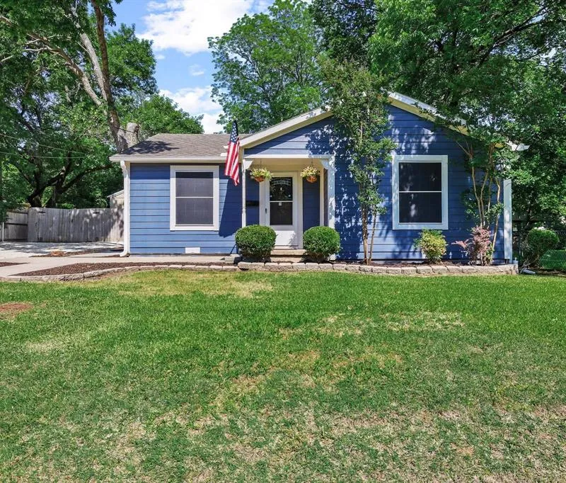 1208 Mill Street, Gainesville TX 76240