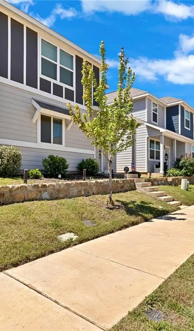 5528 Topwater Trail, Fort Worth TX 76119 - Photo 2