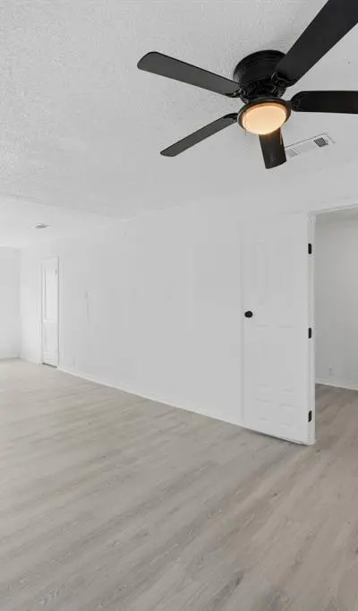 3350 Grafton Avenue, Dallas TX 75211 - Photo 2