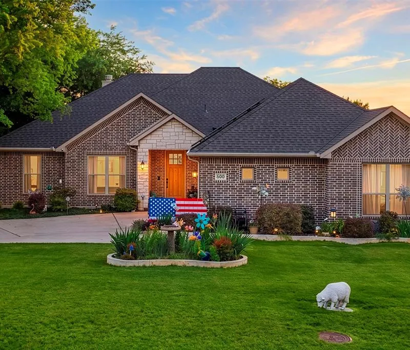 909 Summer Hill Lane, Red Oak TX 75154