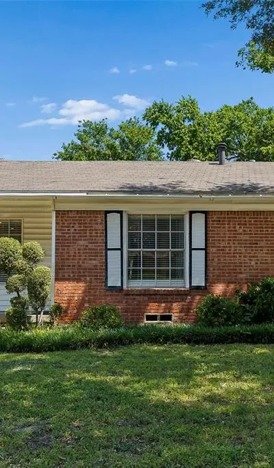 2225 Brooks Street, Garland TX 75041 - Photo 3
