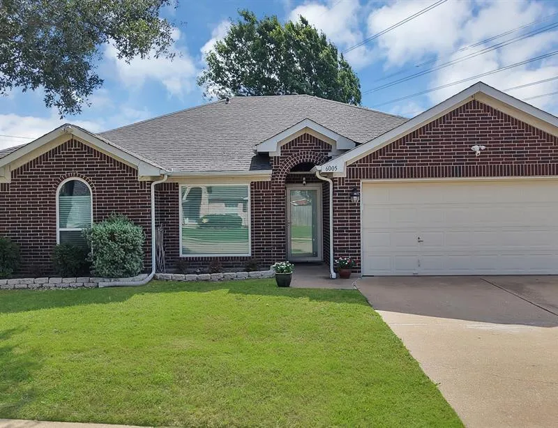 6005 Powder Wood Lane, Arlington TX 76018