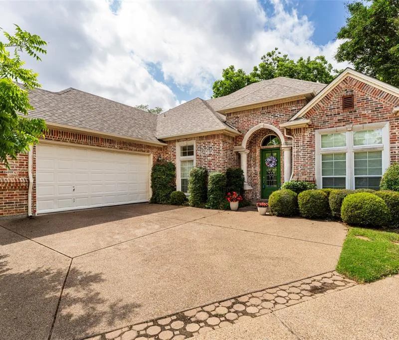2006 Channing Park Drive, Arlington TX 76013