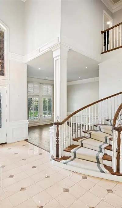 10445 Strait Lane, Dallas TX 75229 - Photo 4