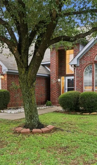 12917 Honey Locust Circle, Fort Worth TX 76040 - Photo 2