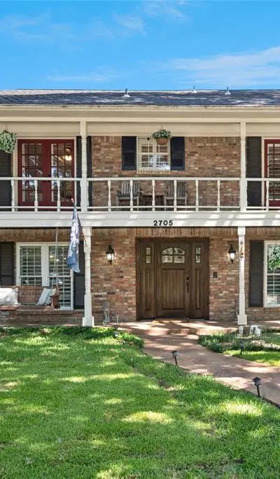 2705 Prairie Creek Court, Plano TX 75075 - Photo 2
