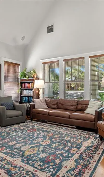 9010 Eustis Avenue, Dallas TX 75218 - Photo 4