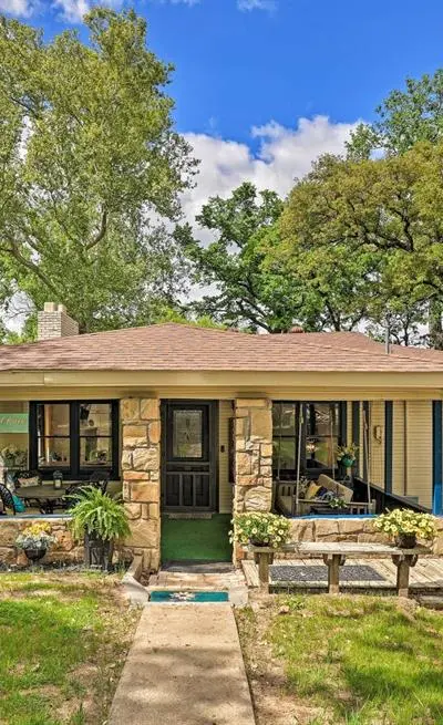 9886 Lake Haven Circle, Fort Worth TX 76108