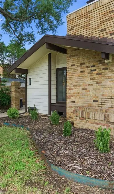 633 Hunters Glen Street, Lewisville TX 75067 - Photo 3