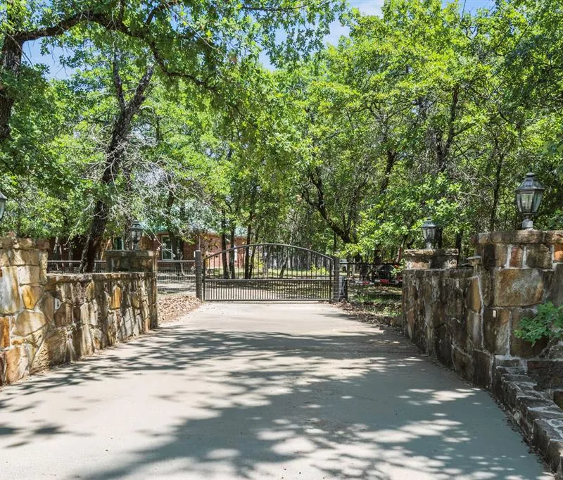 6373 Hidden Oaks Drive, Quinlan TX 75474