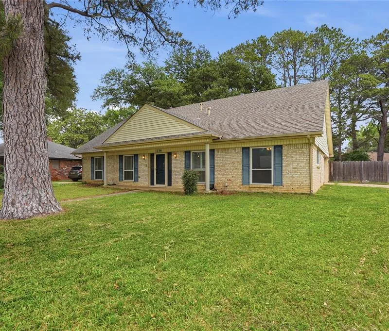 1726 Venetian Circle, Arlington TX 76013