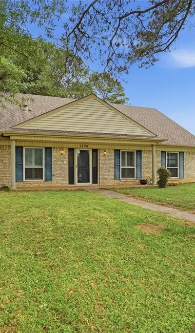 1726 Venetian Circle, Arlington TX 76013 - Photo 2