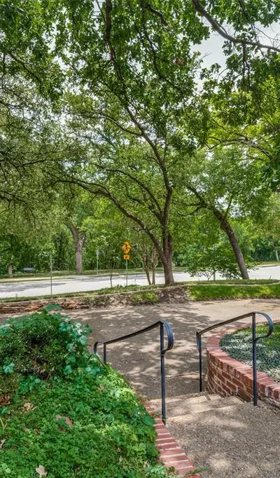 2501 W Prairie Creek Drive, Richardson TX 75080 - Photo 4