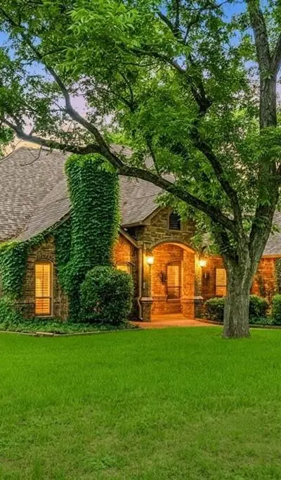 8753 S Monticello Circle, Granbury TX 76049