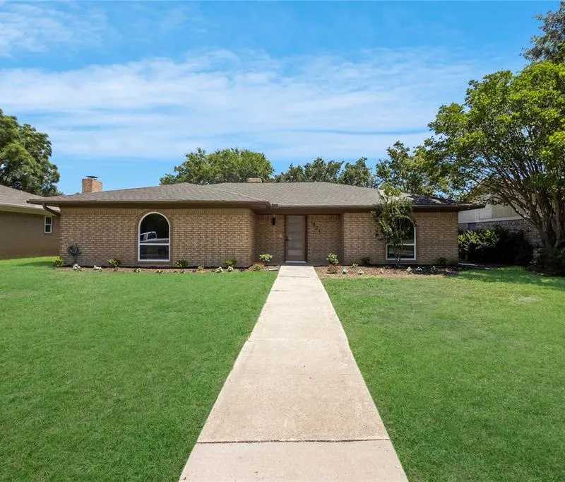 1821 El Paso Street, Lewisville TX 75077