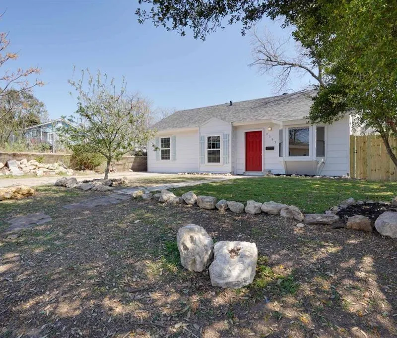 4363 Lisbon Street, Fort Worth TX 76107