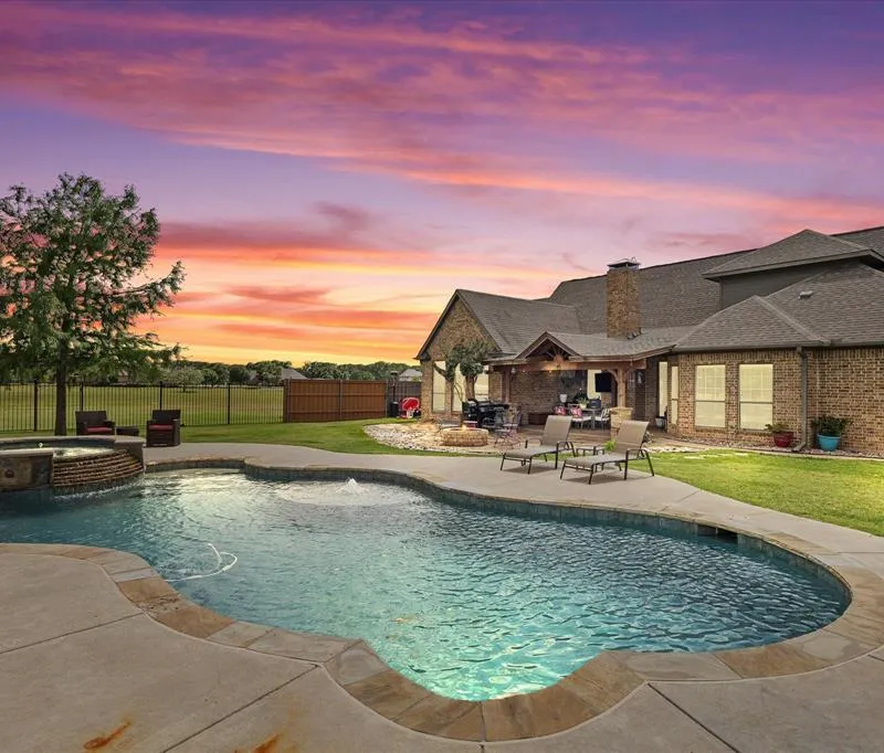 2033 Pin Oak Drive, Kaufman TX 75142