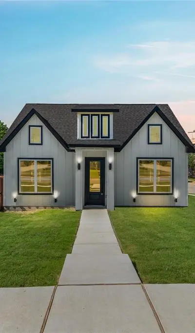 3021 Avenue J, Fort Worth TX 76105