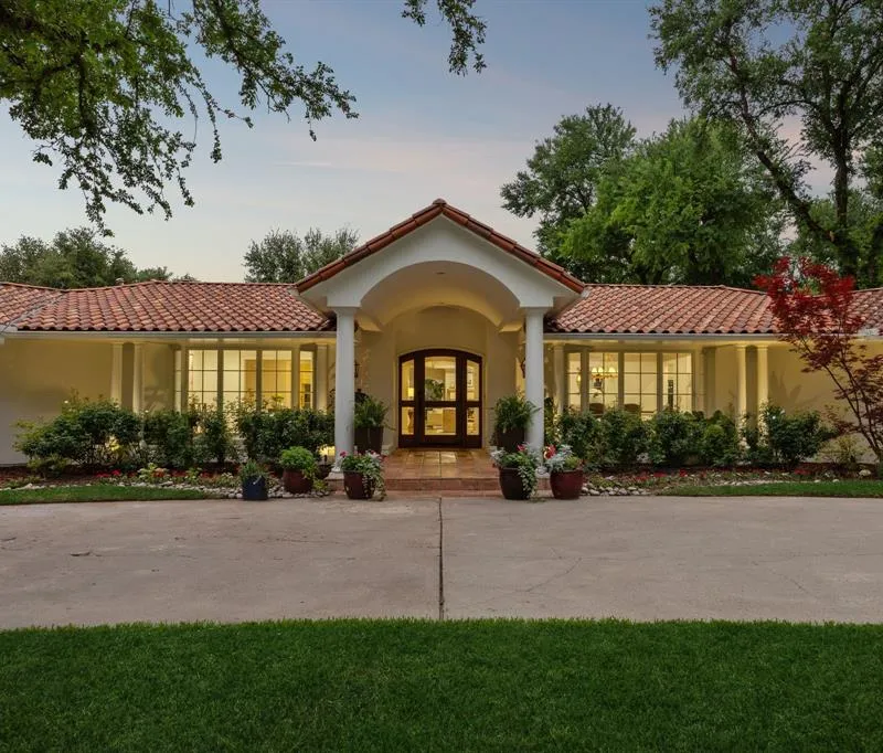 4630 S Lindhurst Avenue, Dallas TX 75229