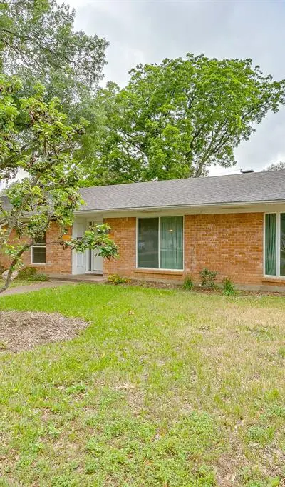 4000 Sundown Drive, Benbrook TX 76116 - Photo 3