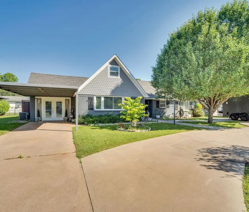 1104 Sheridan Lane, Cleburne TX 76033
