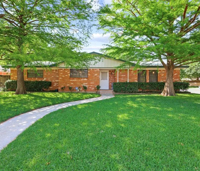 1100 S Idlewild, Sherman TX 75090