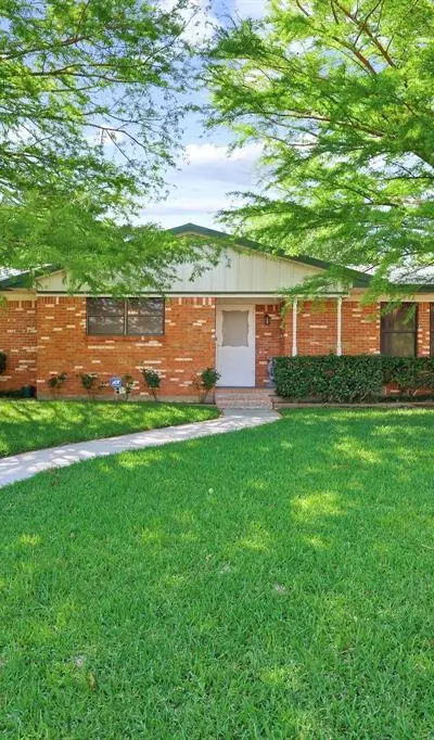 1100 S Idlewild, Sherman TX 75090