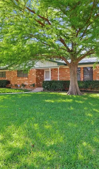 1100 S Idlewild, Sherman TX 75090 - Photo 2
