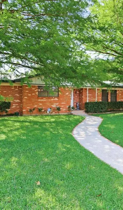 1100 S Idlewild, Sherman TX 75090 - Photo 3