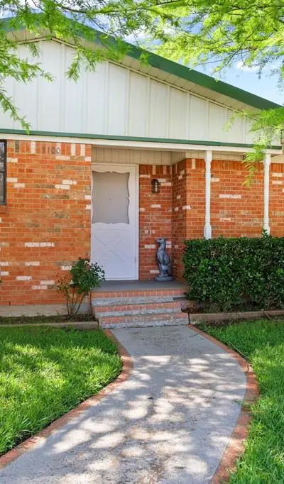 1100 S Idlewild, Sherman TX 75090 - Photo 4