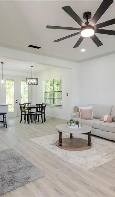 1001 SW 1st Avenue, Mineral Wells TX 76067 - Photo 3