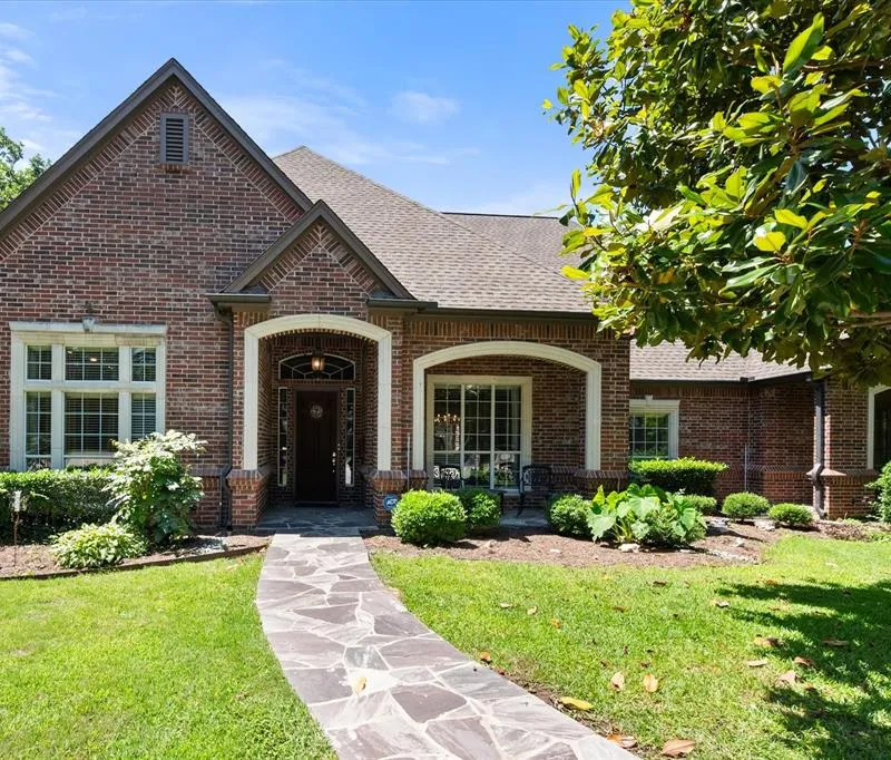 6100 Forest River Drive, Fort Worth TX 76112