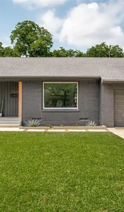 7028 Wake Forrest Drive, Dallas TX 75214 - Photo 2