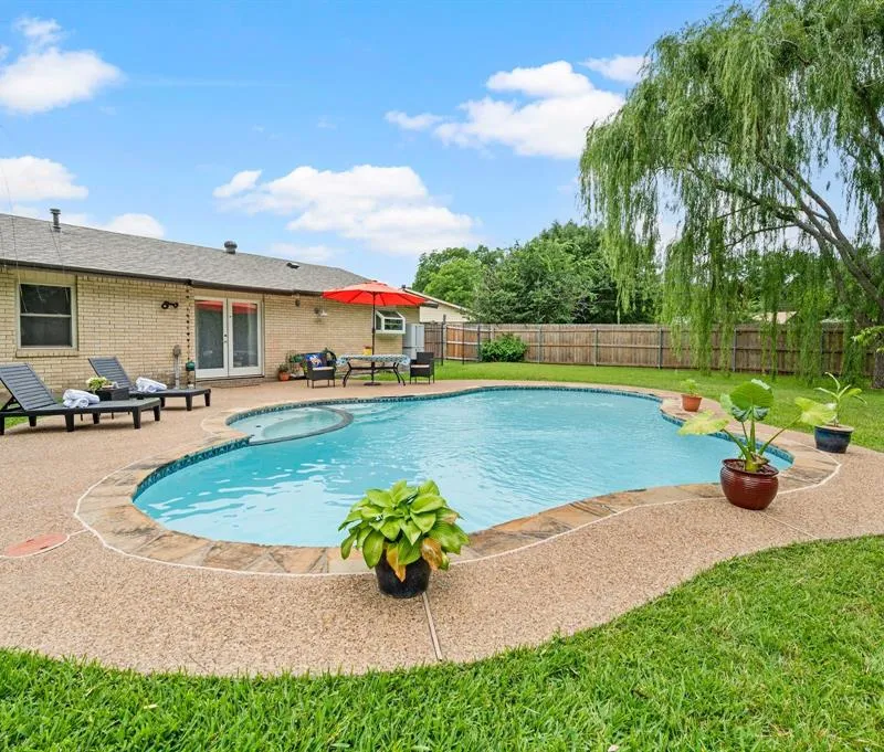 5628 Belfast Lane, North Richland Hills TX 76180