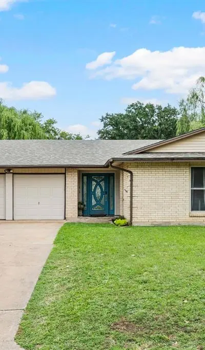 5628 Belfast Lane, North Richland Hills TX 76180 - Photo 2